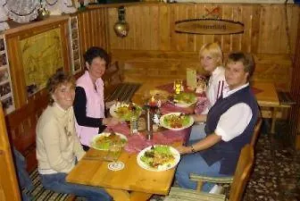 בית הארחה Falkenhain 2*