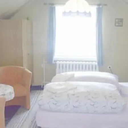 Falkenhain בית הארחה 2*